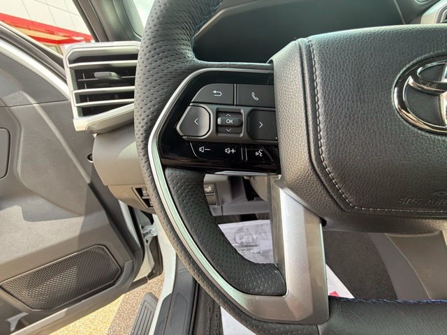2025 Toyota Tundra Platinum - Photo 17