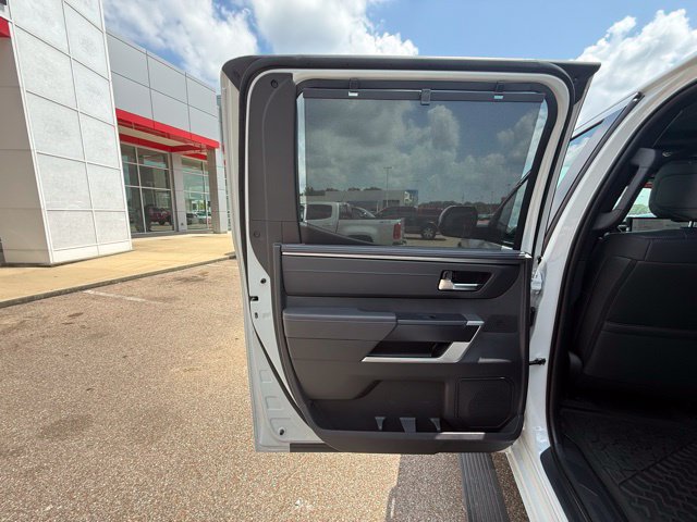 2025 Toyota Tundra Platinum - Photo 33