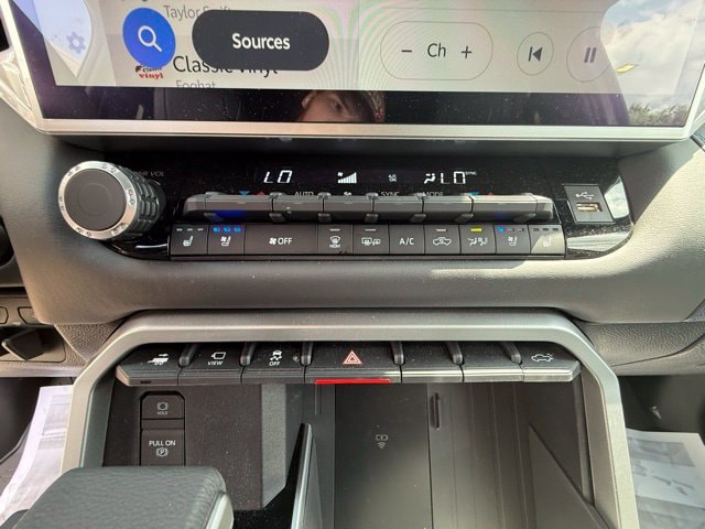 2025 Toyota Tundra Platinum - Photo 24