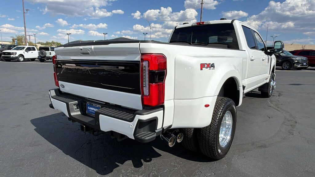 New 2027 Ford Super Duty F-350 Platinum 4WD Crew CAB 8 BOX