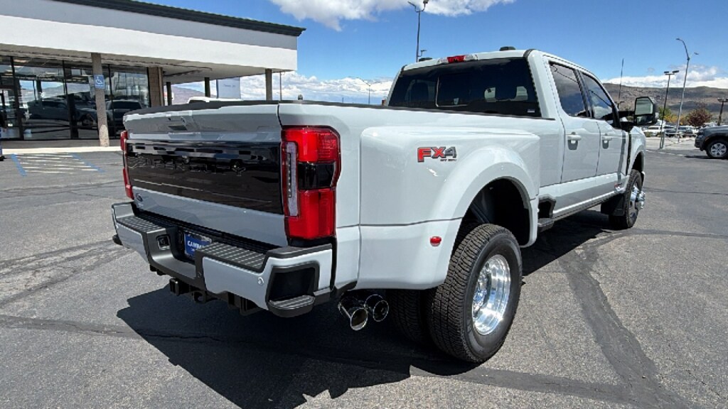 New 2026 Ford F-350SD Platinum Crew Cab
