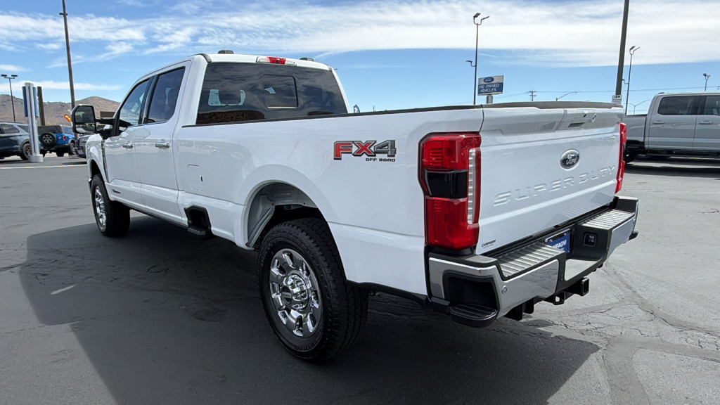 New 2026 Ford F-350SD Lariat Crew Cab