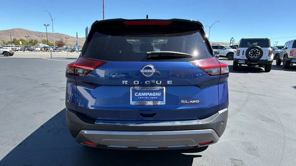 Used 2023 Nissan Rogue SL Sport Utility