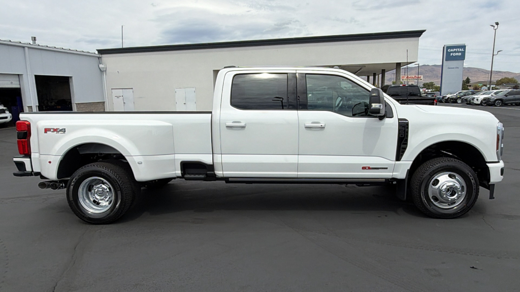 New 2026 Ford Super Duty F-350 4WD Crew 8