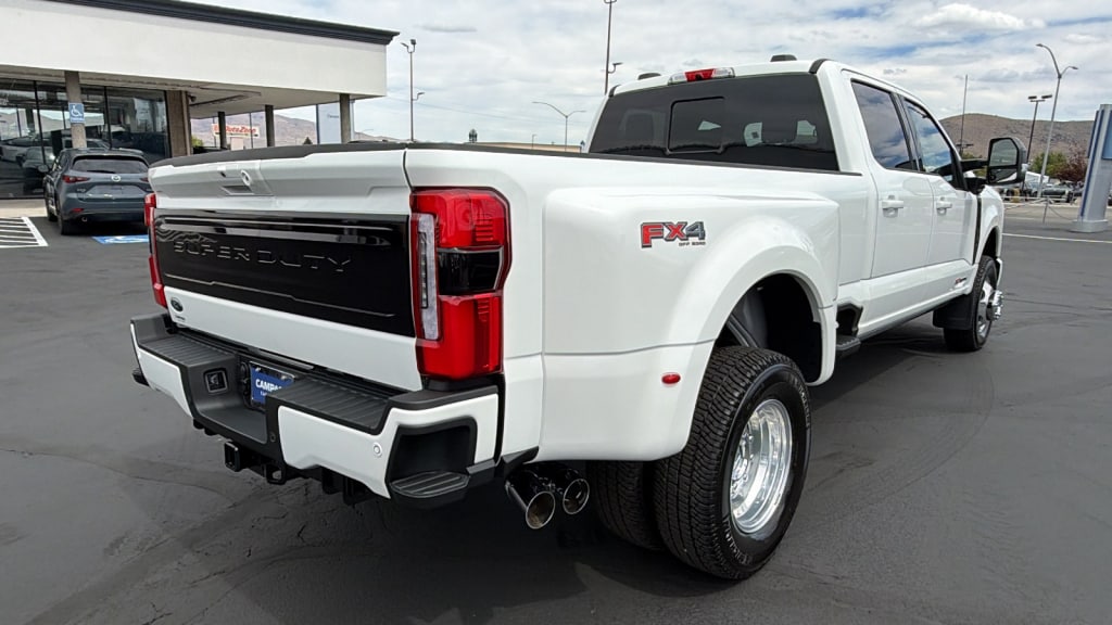 New 2026 Ford Super Duty F-350 4WD Crew 8