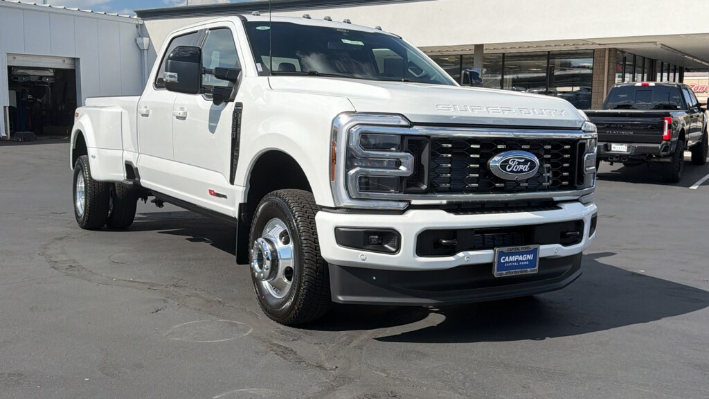 New 2027 Ford Super Duty F-350 Platinum 4WD Crew CAB 8 BOX