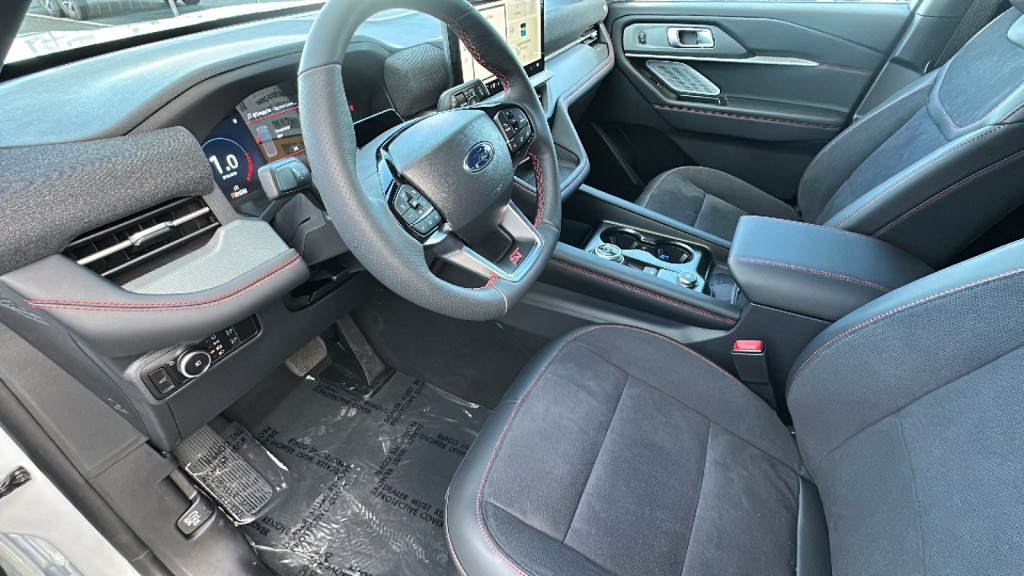 2026 Ford Explorer ST - Photo 10