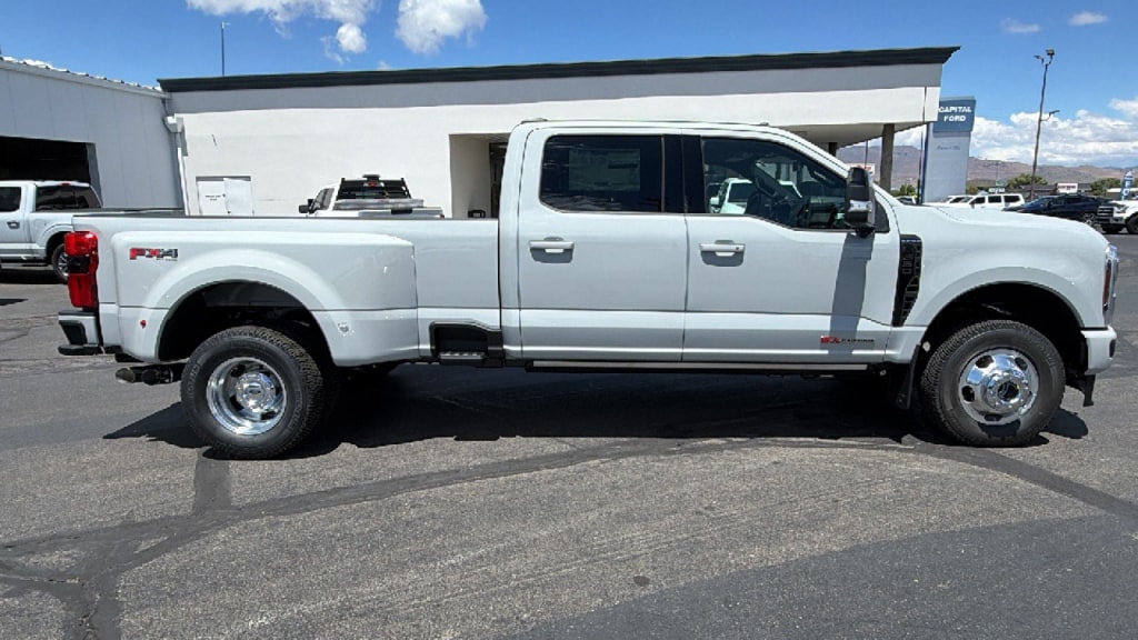 New 2026 Ford F-350SD Platinum Crew Cab