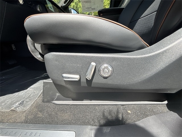 2025 Lincoln Navigator Black Label L - Photo 12