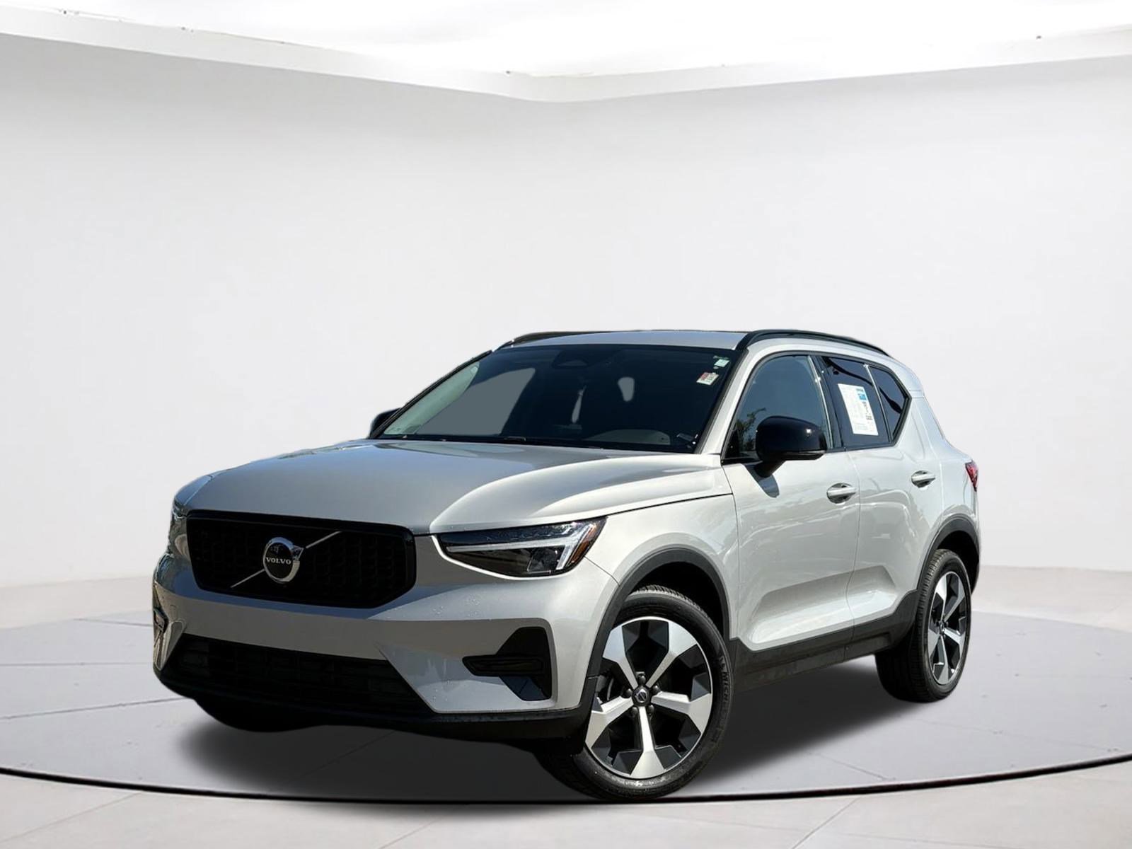 Used 2024 Volvo XC40 B5 Core