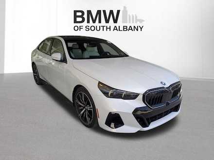 2026 BMW 5 Series 550e xDrive Sedan
