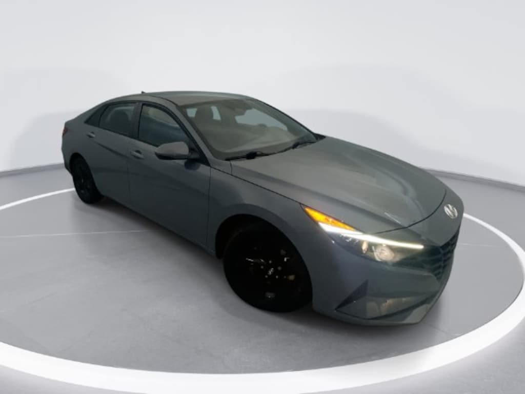Used 2022 Hyundai Elantra SEL Sedan