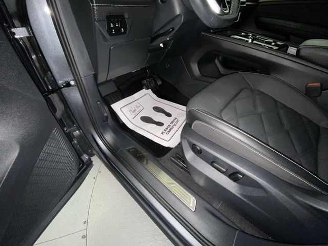 2024 Volkswagen Atlas SE w/Tech - Photo 11