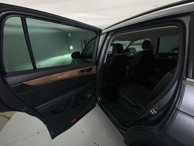 2024 Volkswagen Atlas SE w/Tech - Photo 19