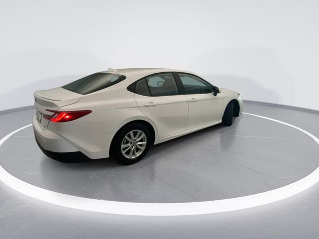2025 Toyota Camry LE - Photo 6