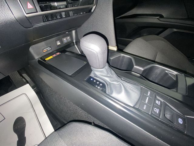 2025 Toyota Camry LE - Photo 20