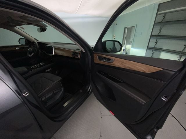2024 Volkswagen Atlas SE w/Tech - Photo 22