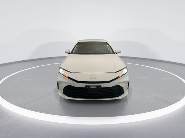 2025 Toyota Camry LE - Photo 9