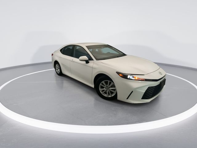 2025 Toyota Camry LE - Photo 8