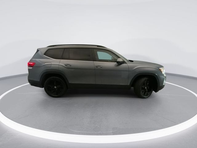 2024 Volkswagen Atlas SE w/Tech - Photo 7
