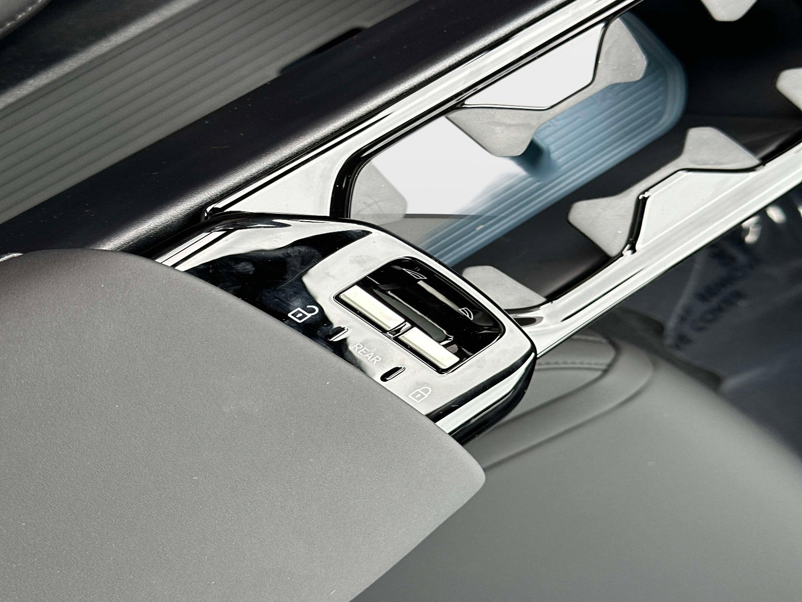 2026 Volvo EX30 Plus - Photo 20
