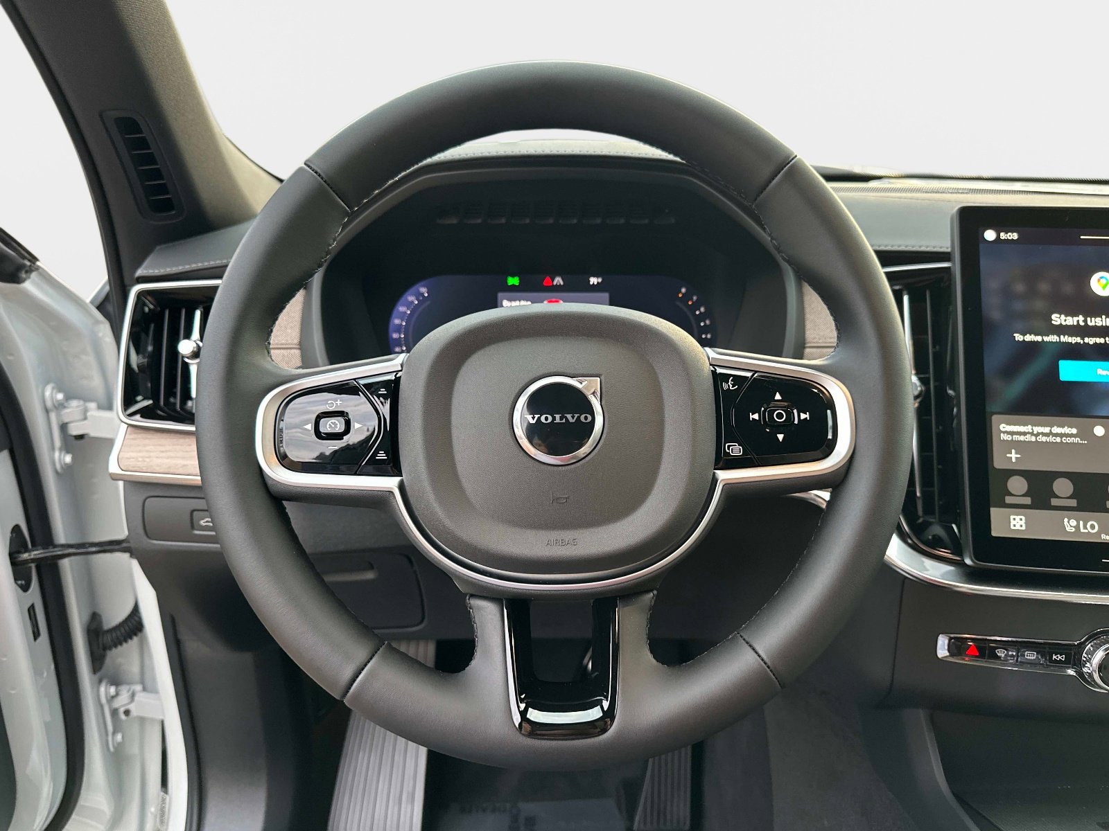 2026 Volvo XC90 Plus - Photo 23