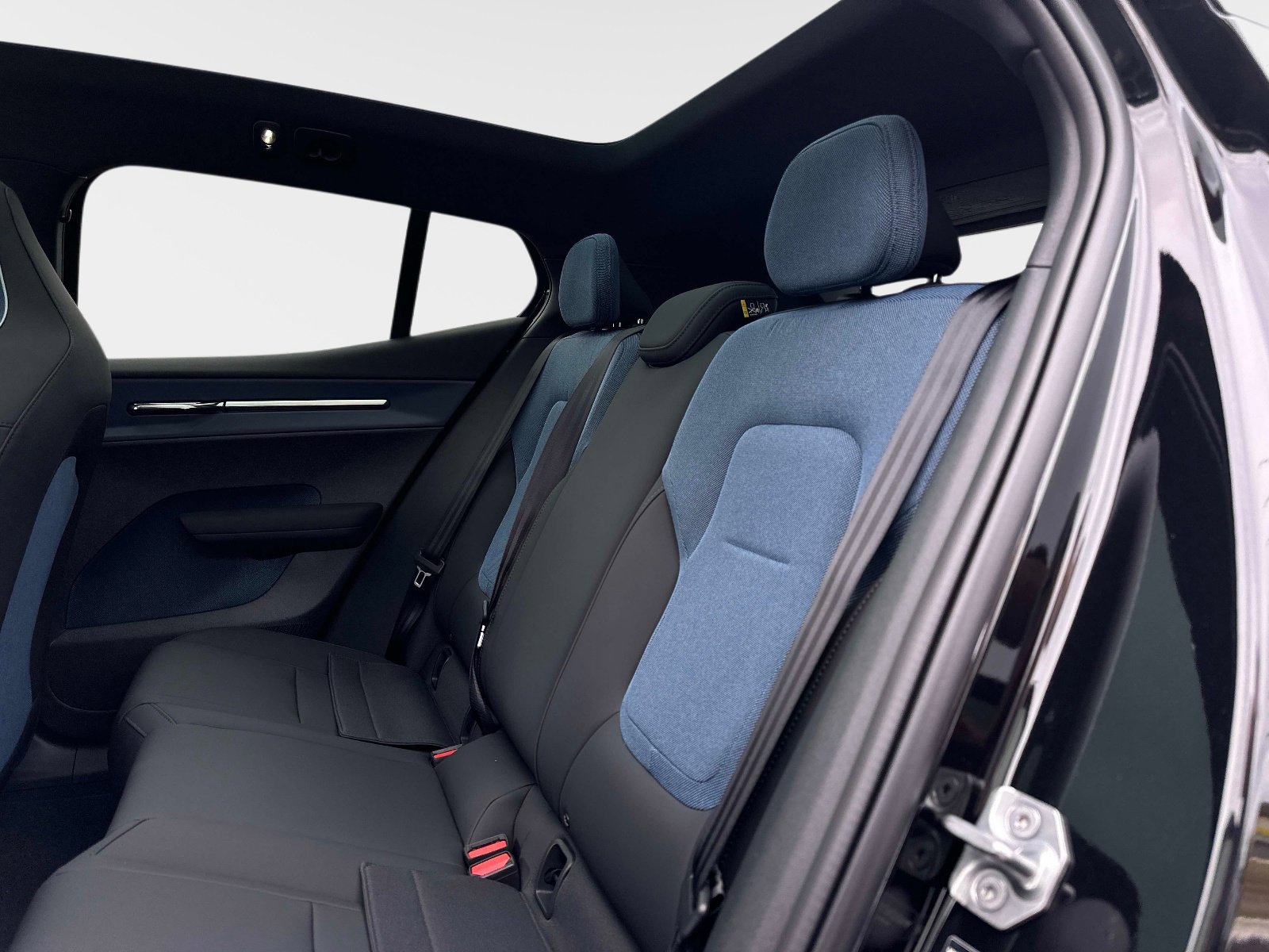2026 Volvo EX30 Plus - Photo 11