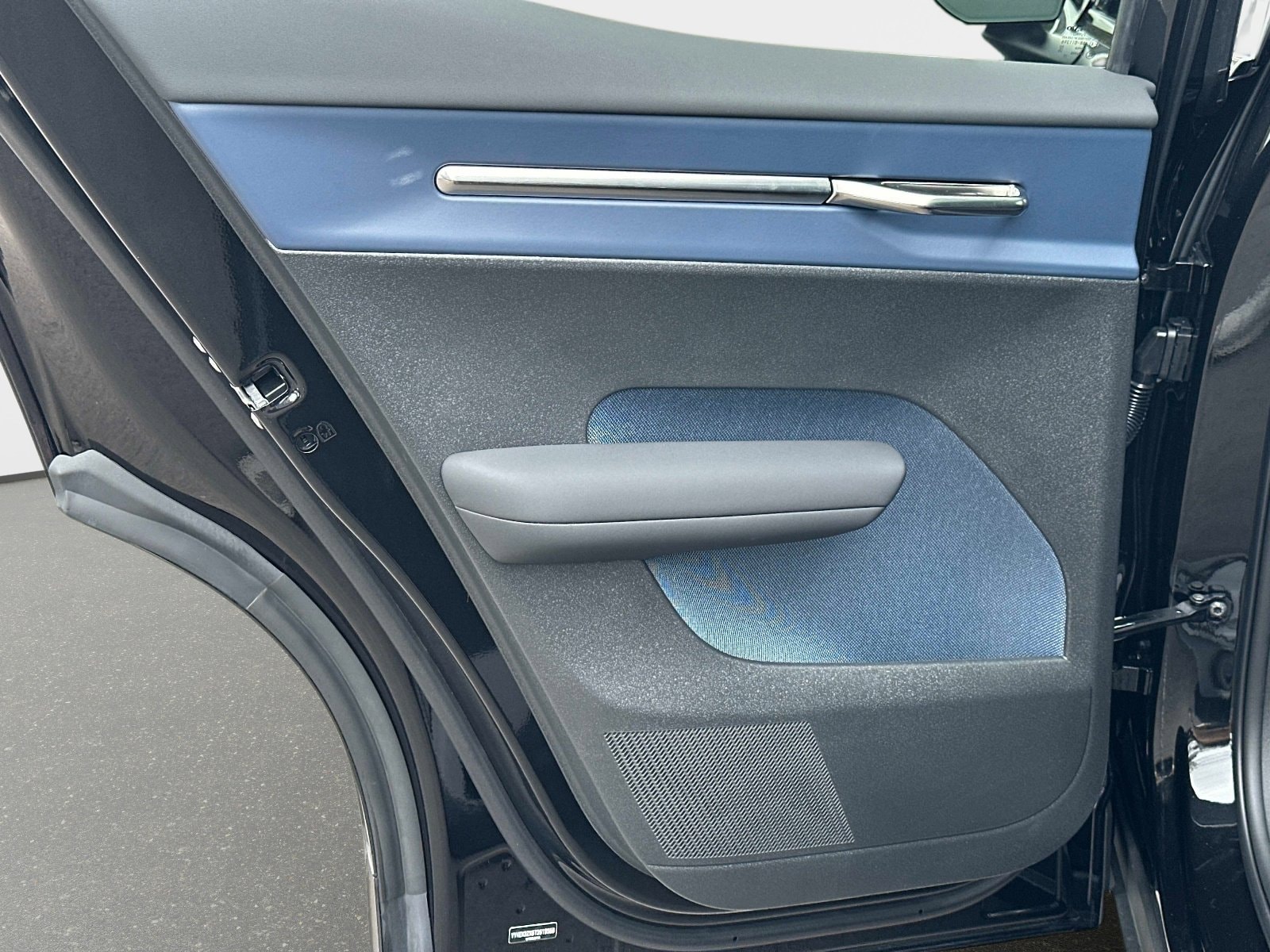 2026 Volvo EX30 Plus - Photo 10