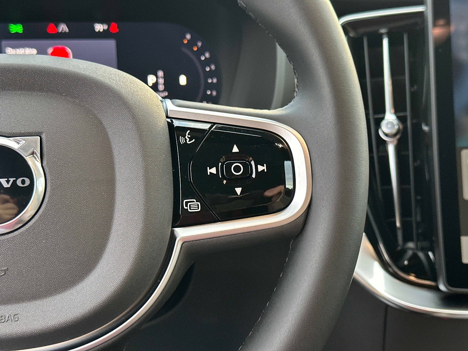 2026 Volvo XC90 Plus - Photo 25