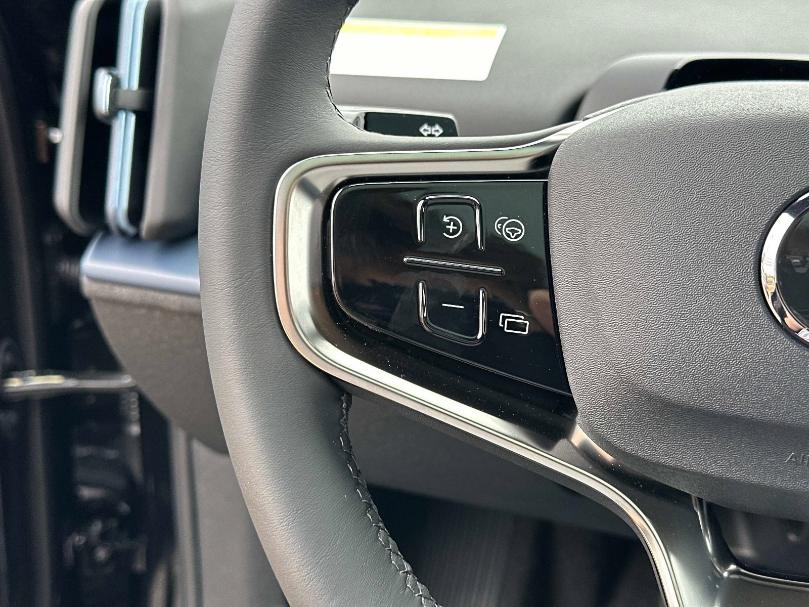 2026 Volvo EX30 Plus - Photo 23