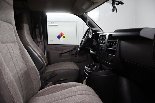 2025 Chevrolet Express Cargo Work Van - Photo 17