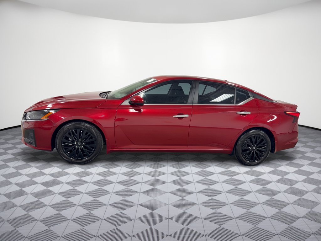 Used 2025 Nissan Altima SV FWD Sedan