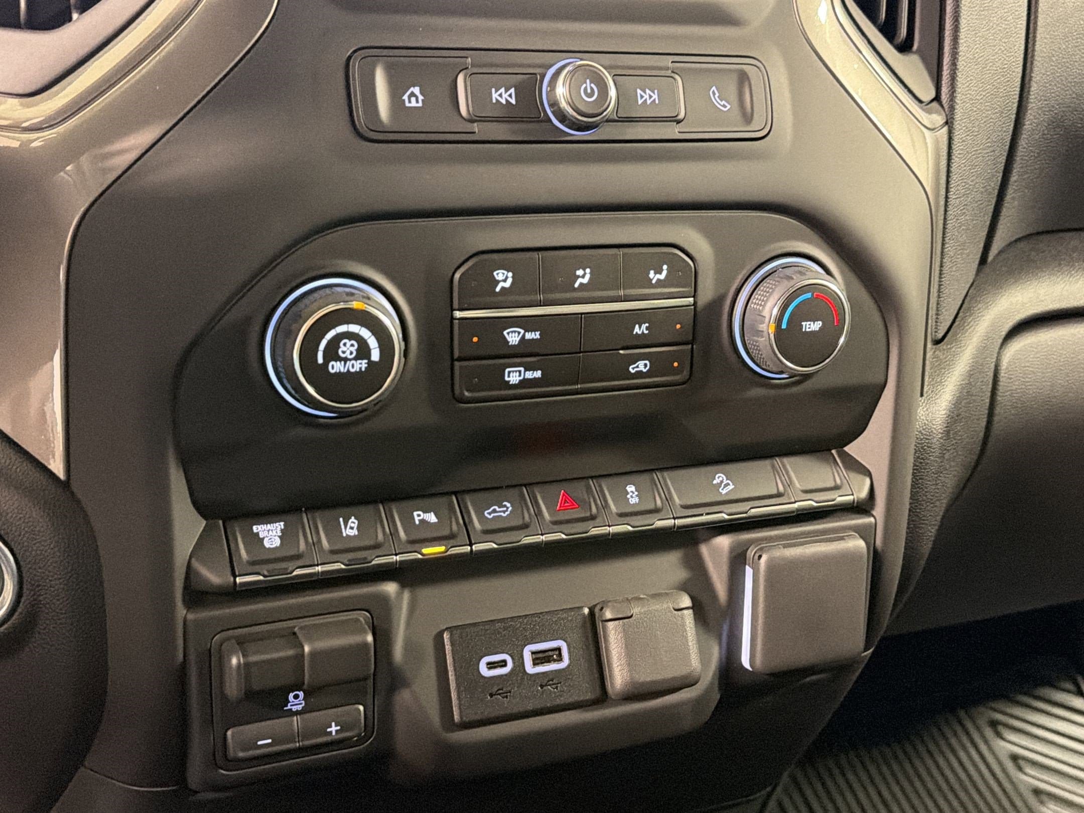 2026 Chevrolet Silverado 2500 HD Custom - Photo 16