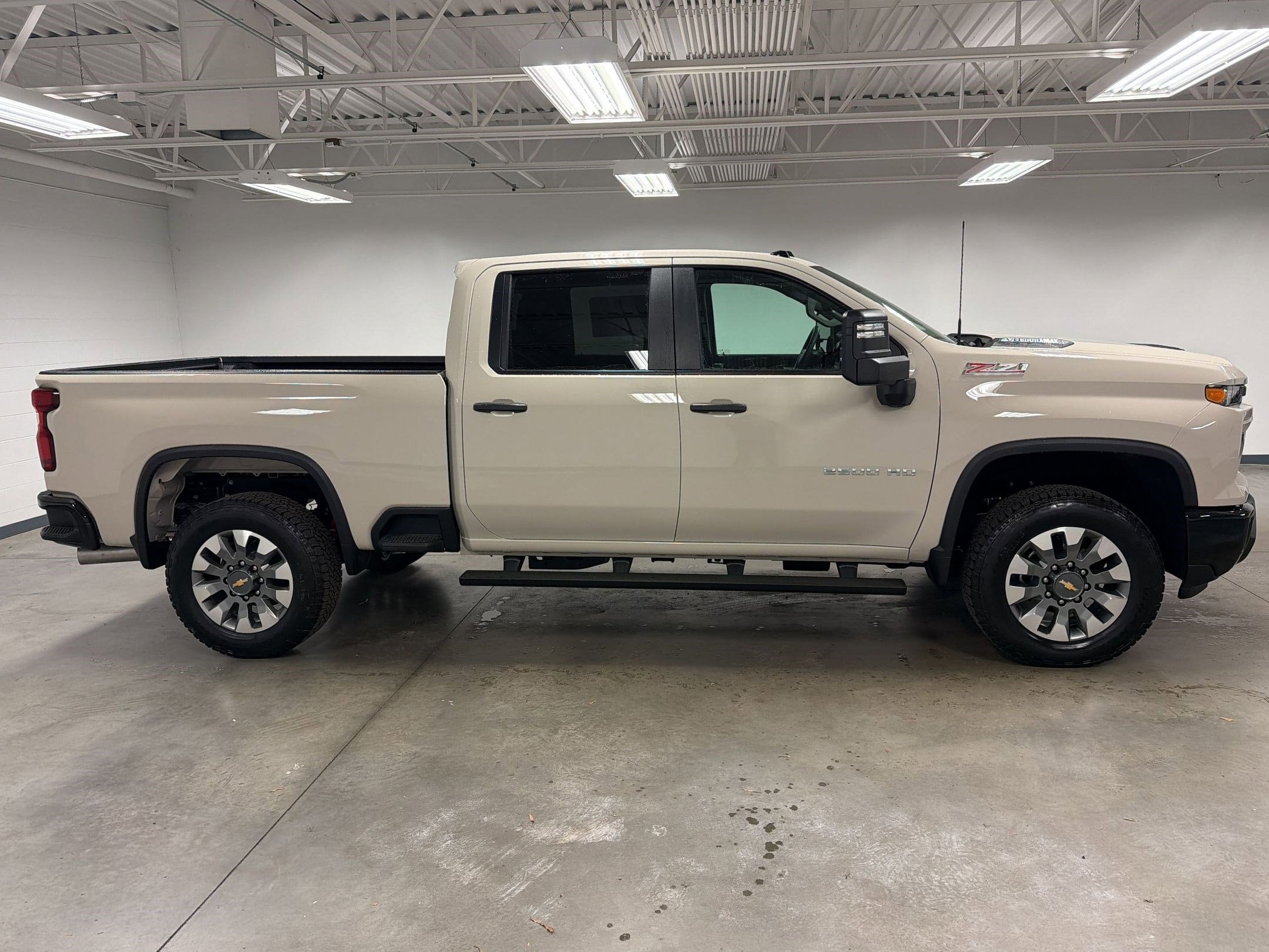 2026 Chevrolet Silverado 2500 HD Custom - Photo 6