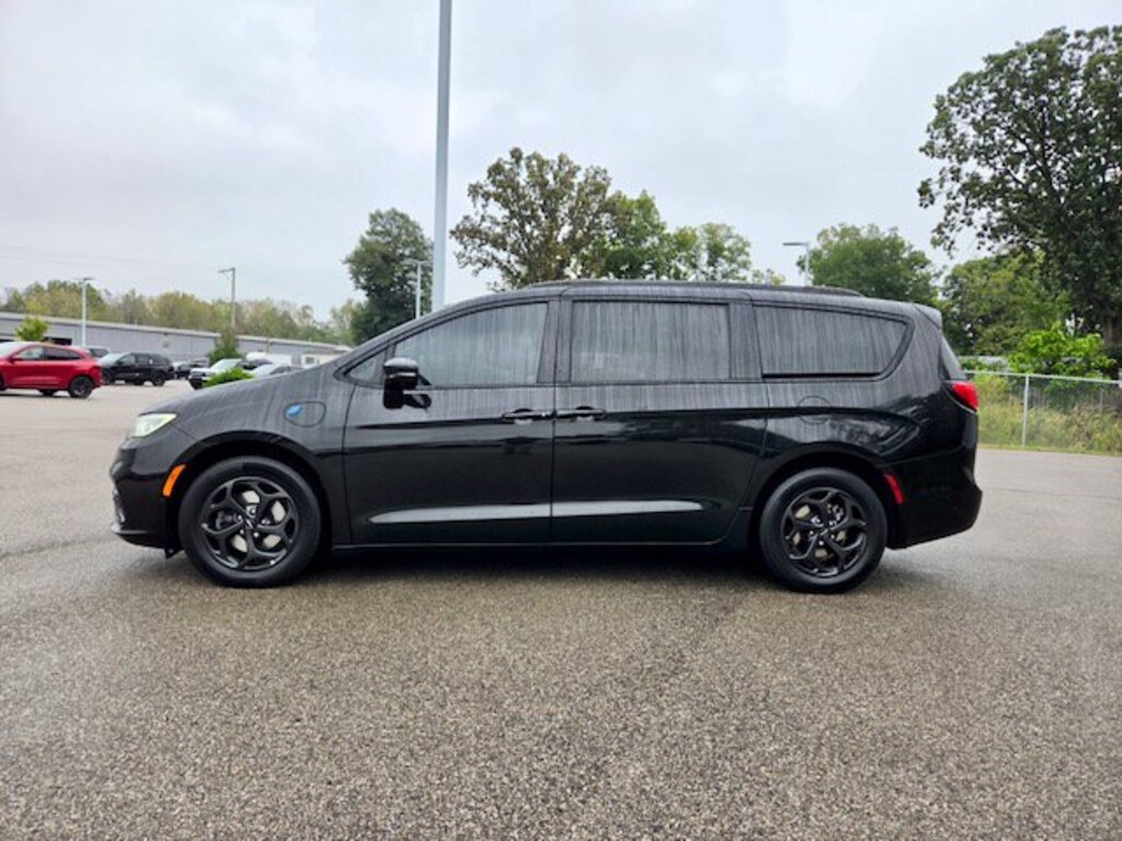 Used 2021 Chrysler Pacifica Hybrid Limited Minivan/Van