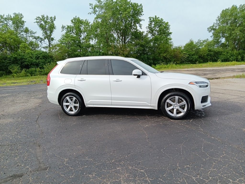 Used 2022 Volvo XC90 T5 Momentum SUV