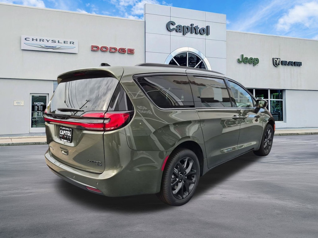 New 2027 Chrysler Pacifica Limited Passenger Van