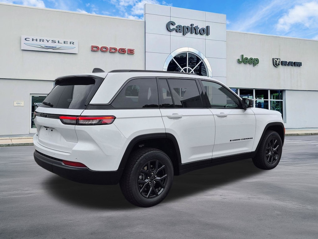 New 2027 Jeep Grand Cherokee Laredo Altitude Sport Utility