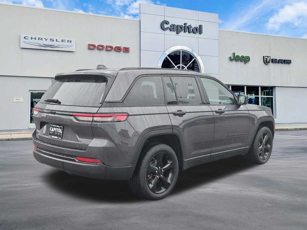 Used 2023 Jeep Grand Cherokee Altitude X SUV