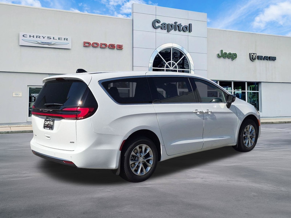 New 2027 Chrysler Pacifica Select Passenger Van