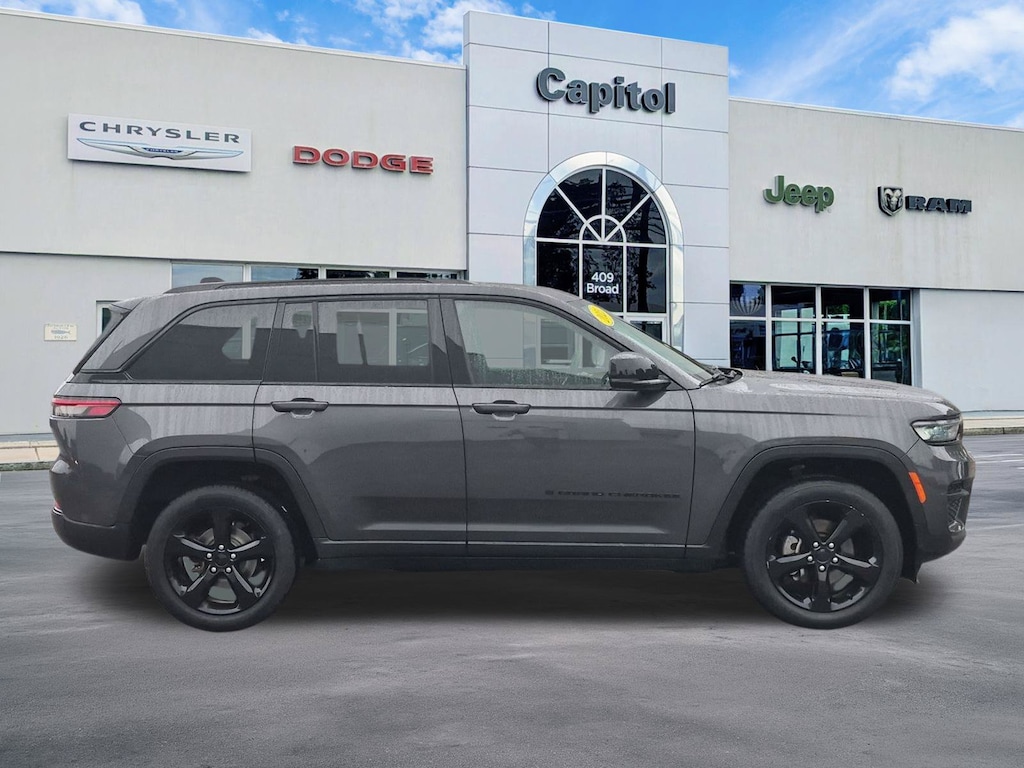Used 2023 Jeep Grand Cherokee Altitude X SUV
