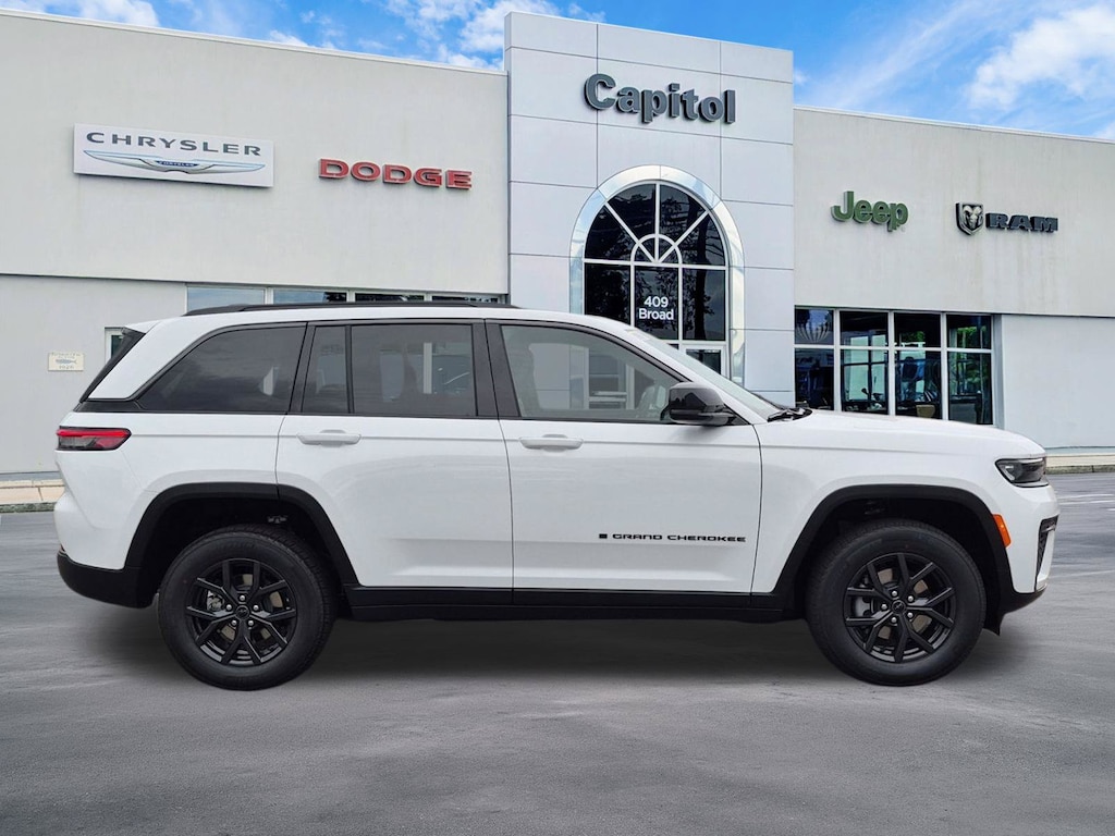 New 2027 Jeep Grand Cherokee Laredo Altitude Sport Utility