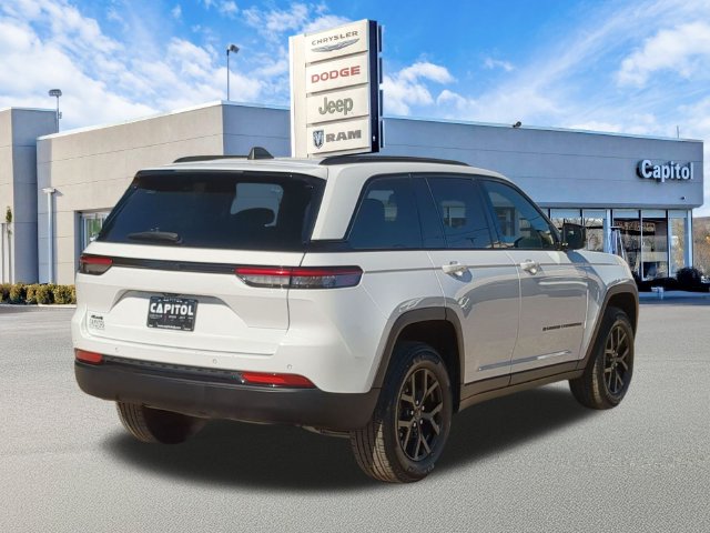 Used 2025 Jeep Grand Cherokee Altitude SUV