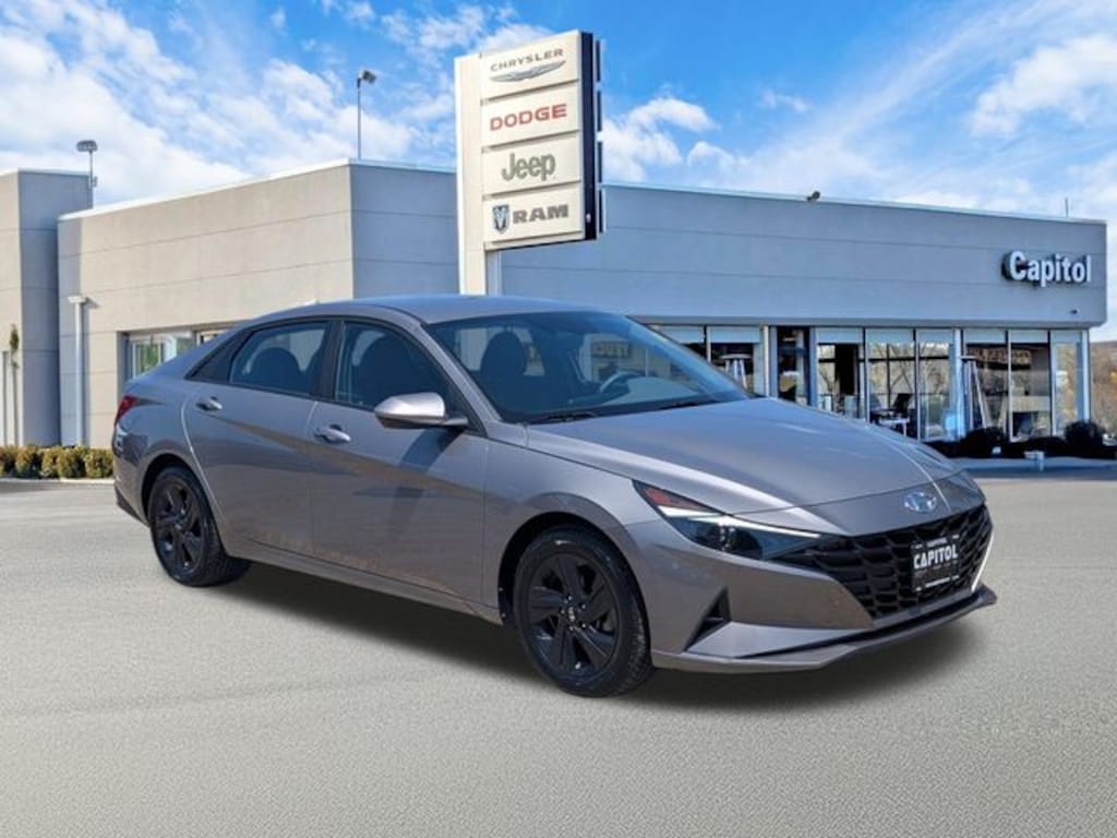 Used 2023 Hyundai Elantra SEL Sedan