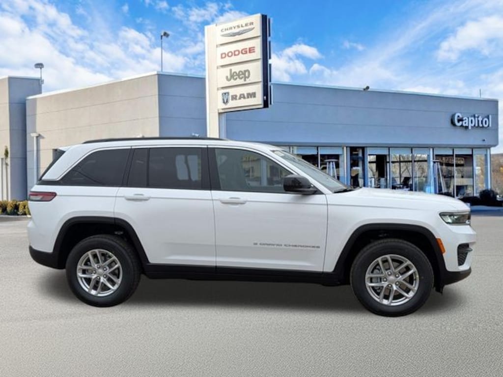 New 2026 Jeep Grand Cherokee LAREDO 4X4 Sport Utility