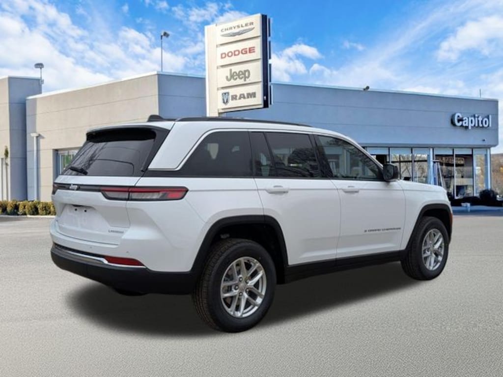 New 2026 Jeep Grand Cherokee LAREDO 4X4 Sport Utility