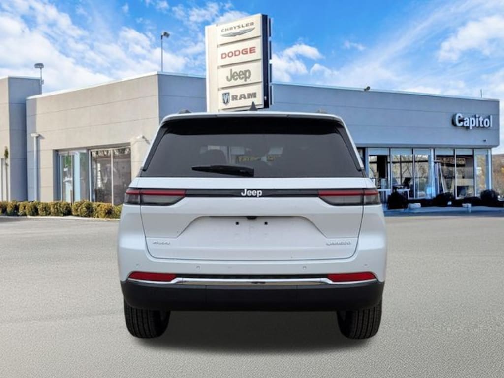 New 2026 Jeep Grand Cherokee LAREDO 4X4 Sport Utility