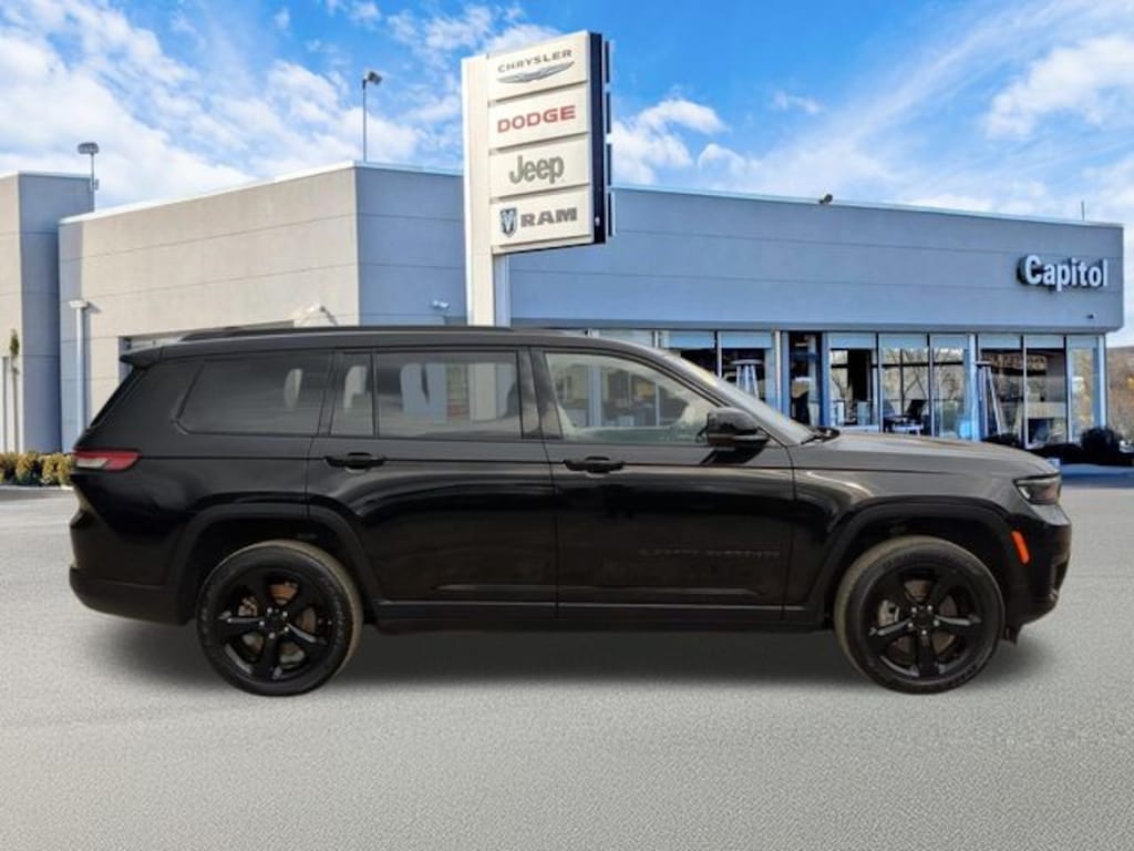 Used 2023 Jeep Grand Cherokee L Altitude SUV