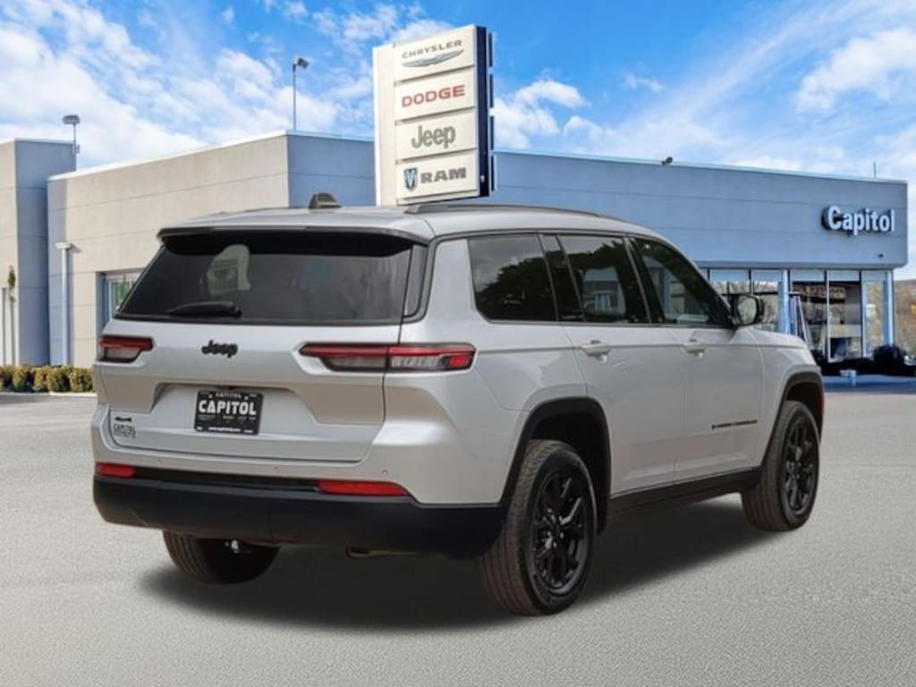Used 2024 Jeep Grand Cherokee L Altitude SUV