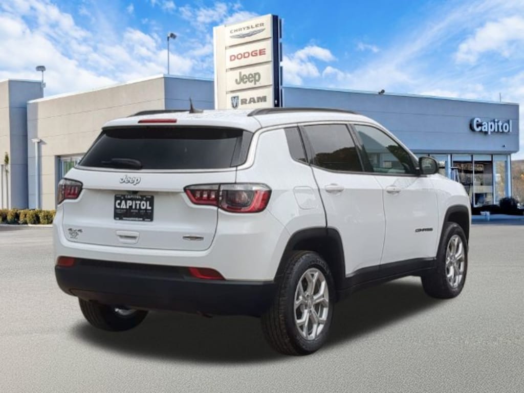 Used 2024 Jeep Compass Latitude SUV